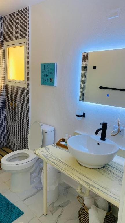 Deluxe Double Room with Sea View room - Image 3