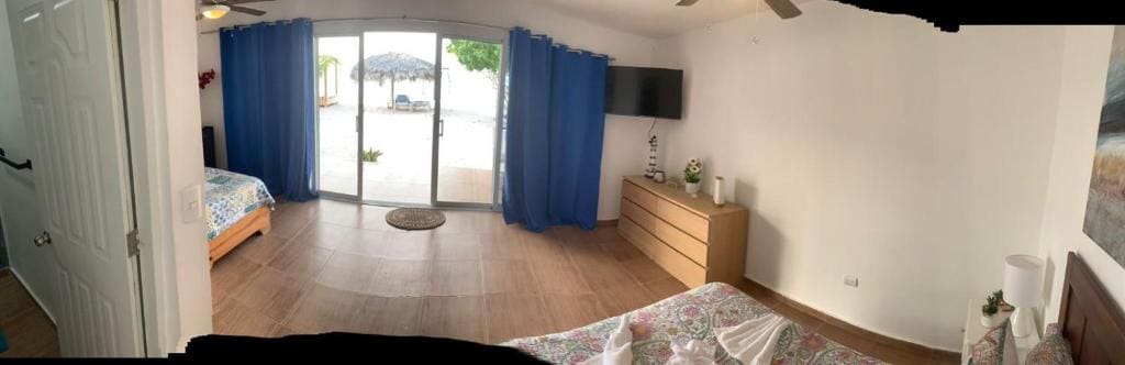 Family Room room - Image 2