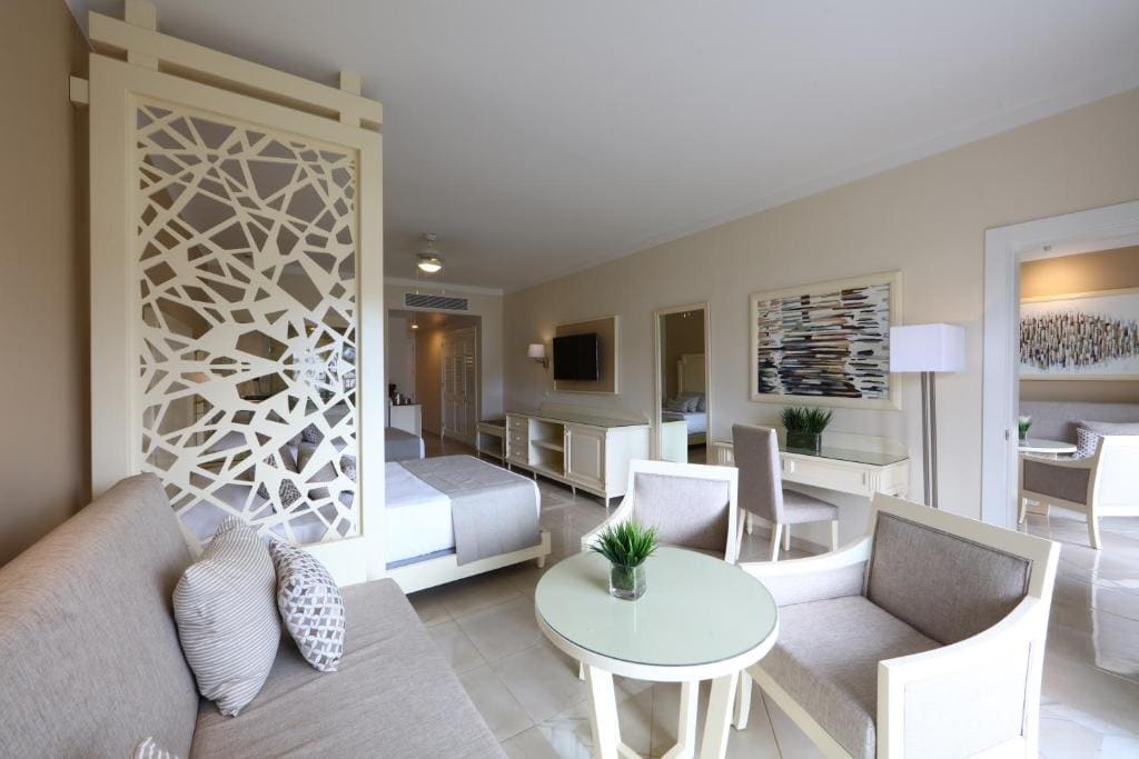 Junior Suite Deluxe Castle View (2 Adults + 1 Child) room - Image 1