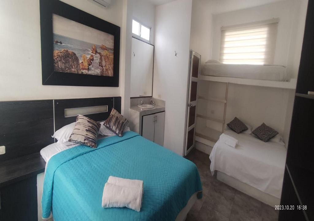 Family Room room - Image 2