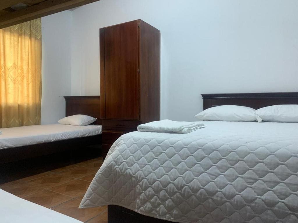 Family Room room - Image 1
