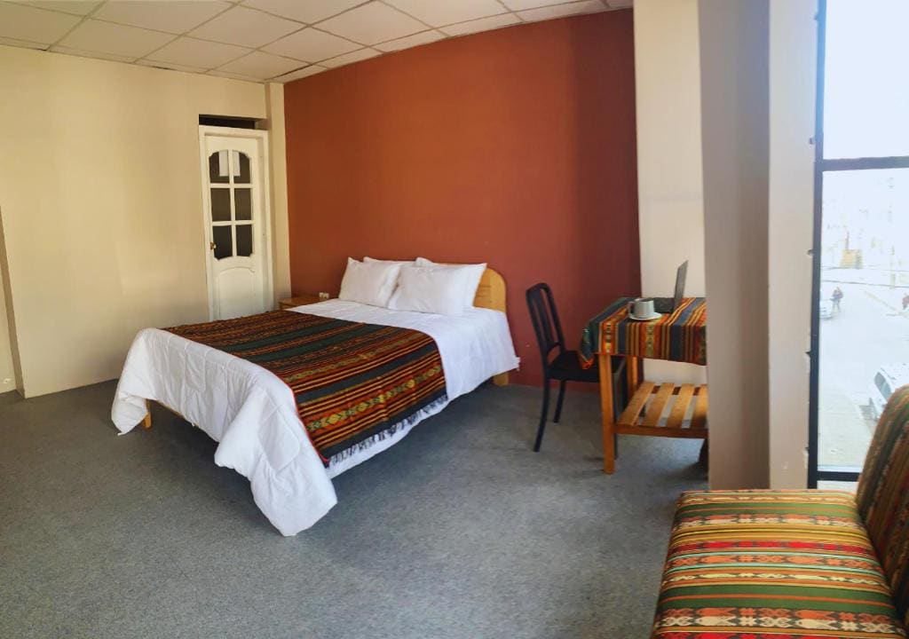 Deluxe Queen Room room - Image 2