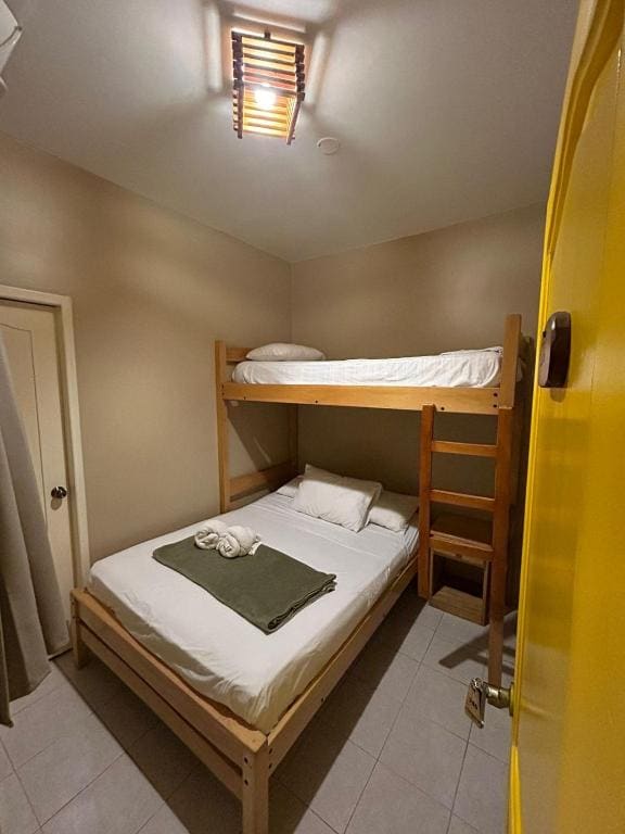 Single Room with Private Bathroom room - Image 2