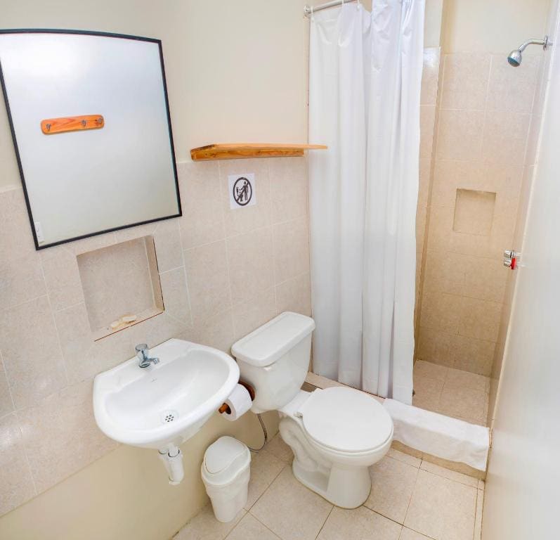 Triple Room with Private Bathroom room - Image 1