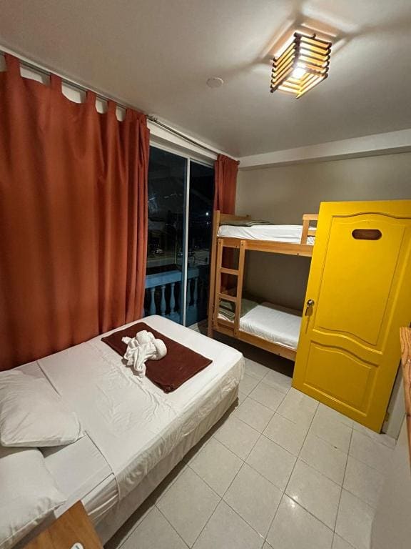Triple Room with Private Bathroom room - Image 2