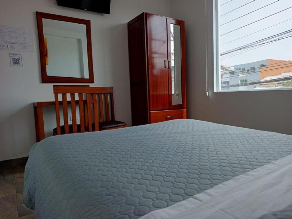 Double Room with Private Bathroom room - Image 2