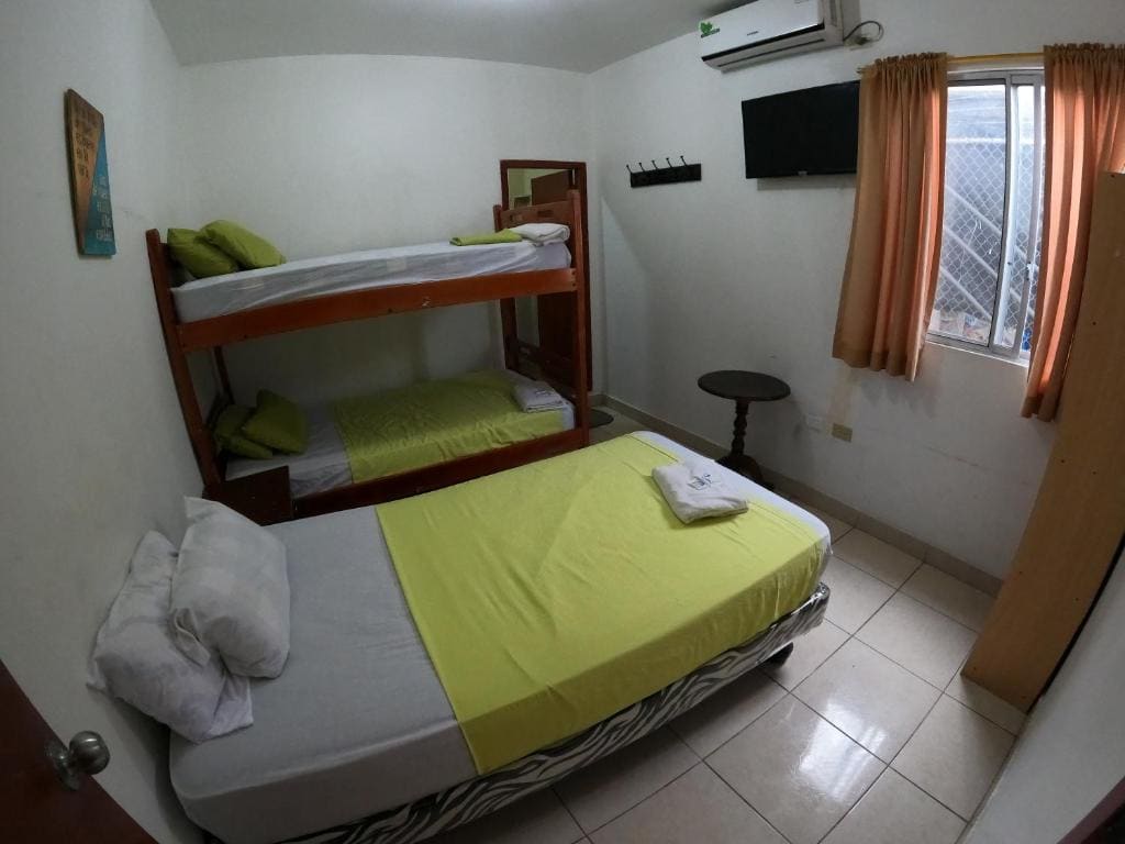 Classic Triple Room room - Image 1