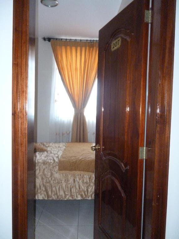 Executive Family Room room - Image 3