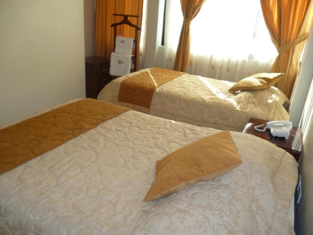 Standard Triple Room room - Image 2