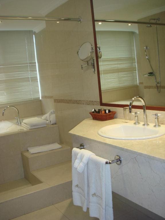 Executive Suite room - Image 3