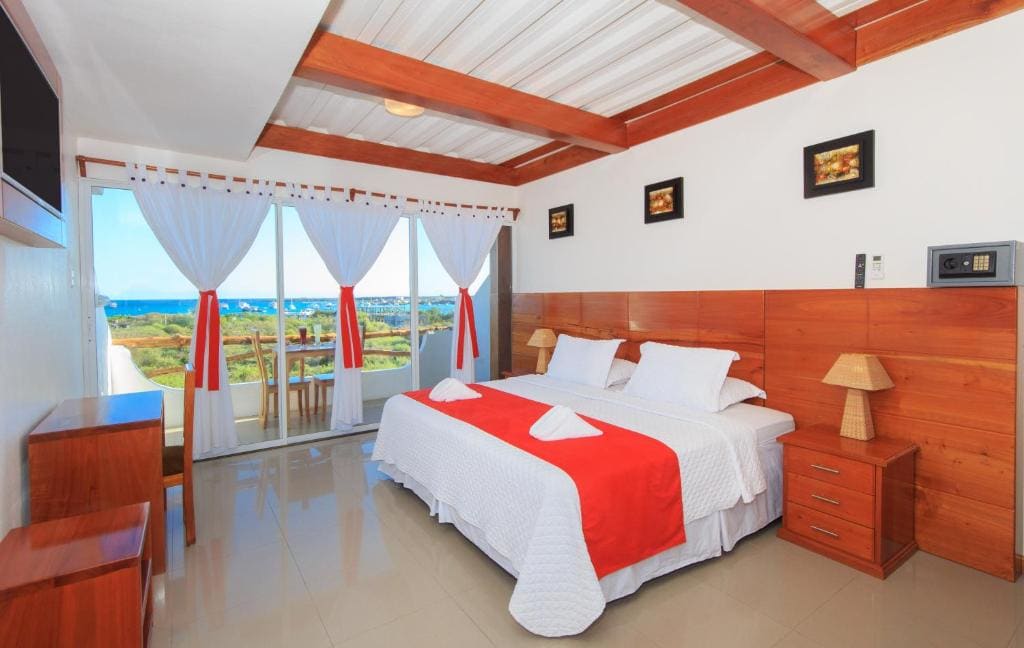Deluxe Double Room with Balcony and Sea View room - Image 2