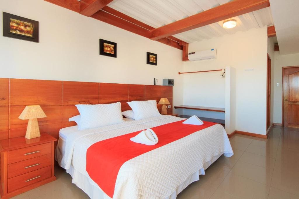 Deluxe Double Room with Balcony and Sea View room - Image 1