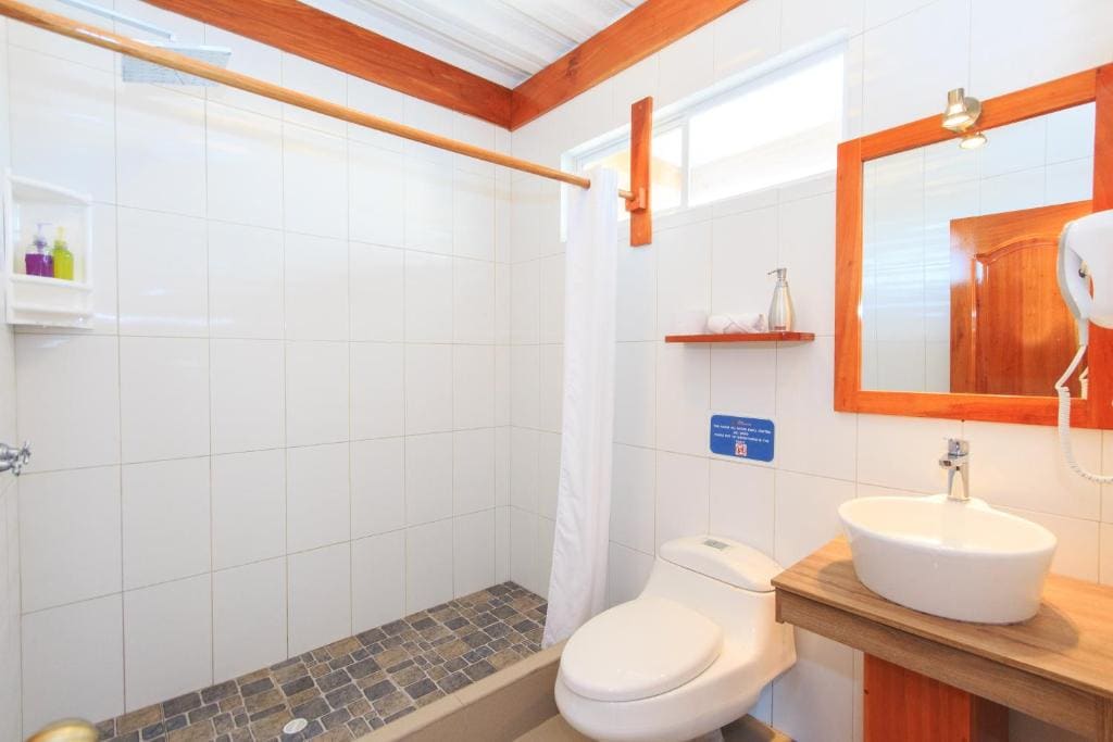 Superior Triple Room with Sea View room - Image 2