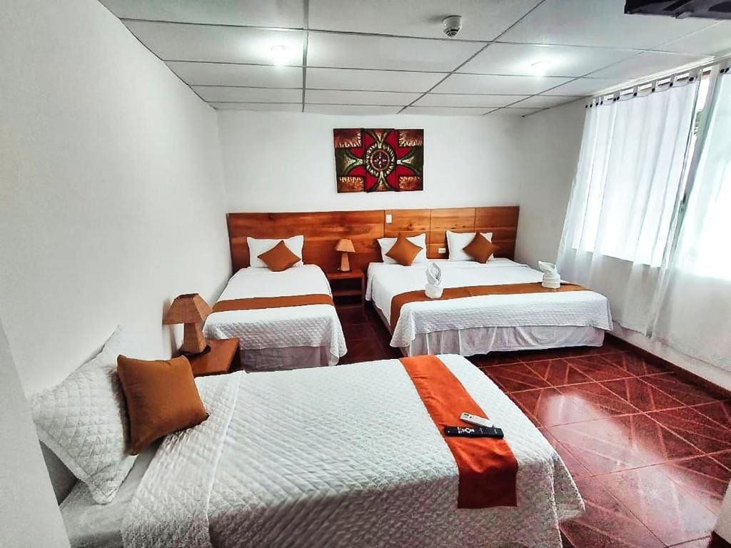 Standard Triple Room room - Image 2