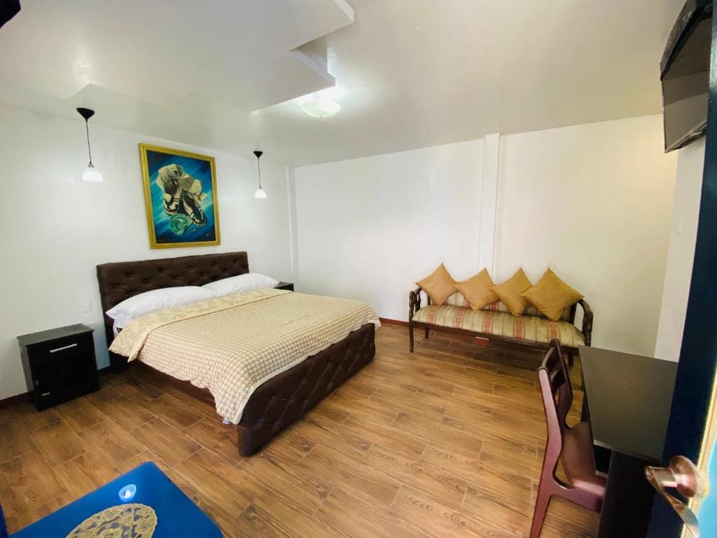 King Suite room - Image 2