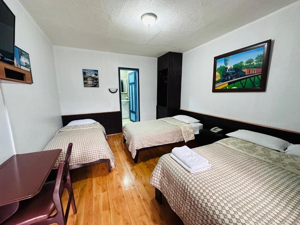 Classic Triple Room room - Image 1