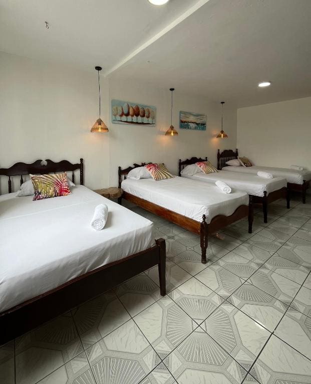Deluxe Quadruple Room room - Image 1
