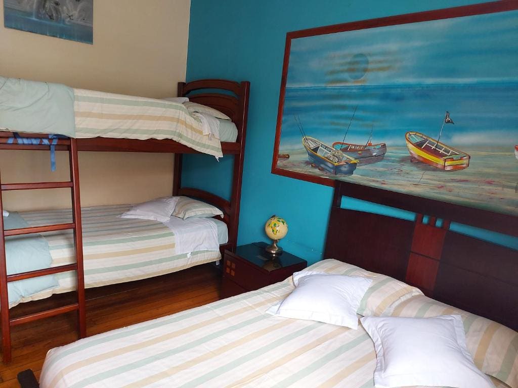 Quadruple Room with Shared Bathroom room - Image 3