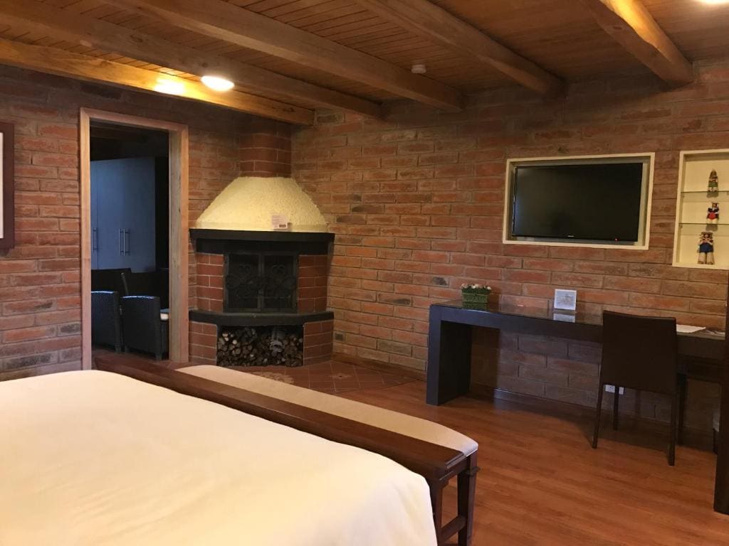 Deluxe Suite room - Image 2