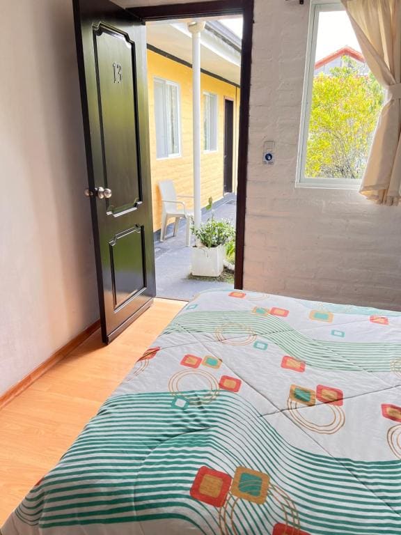 Double Room with Private Bathroom room - Image 3