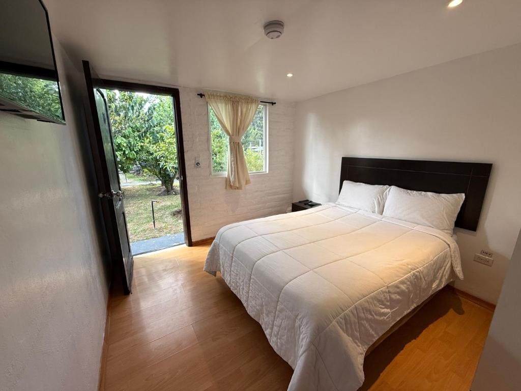 Double Room with Private Bathroom room - Image 2