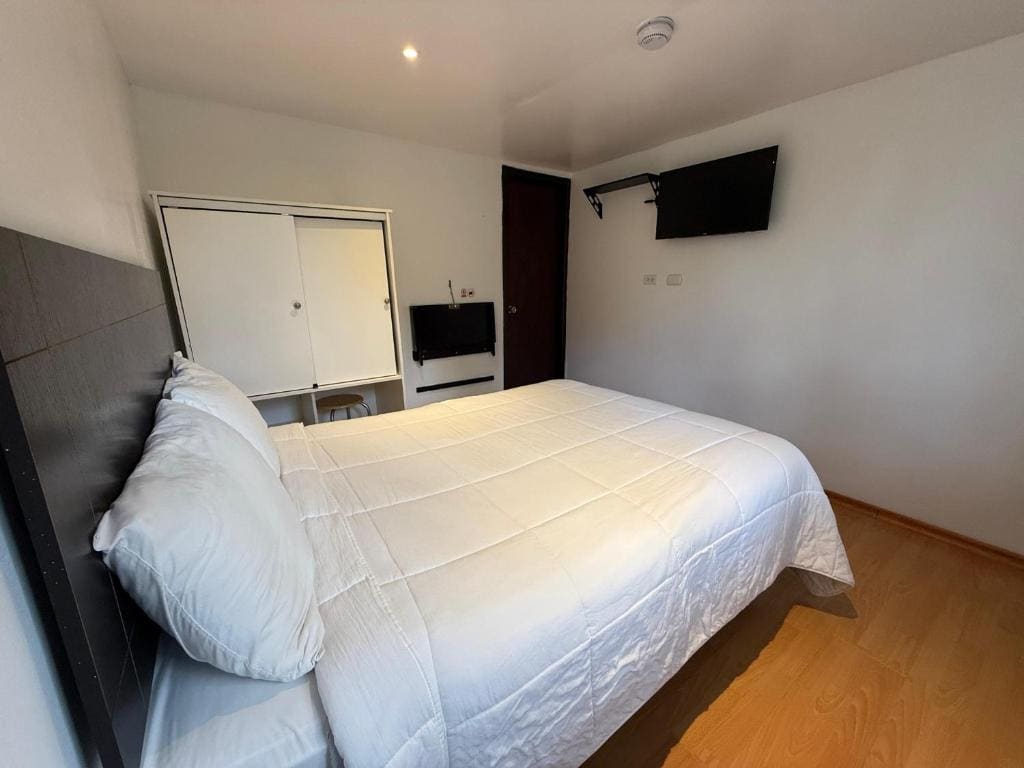 Double Room with Private Bathroom room - Image 1