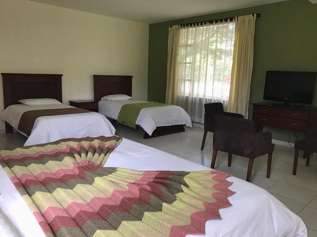 Family Room room - Image 1