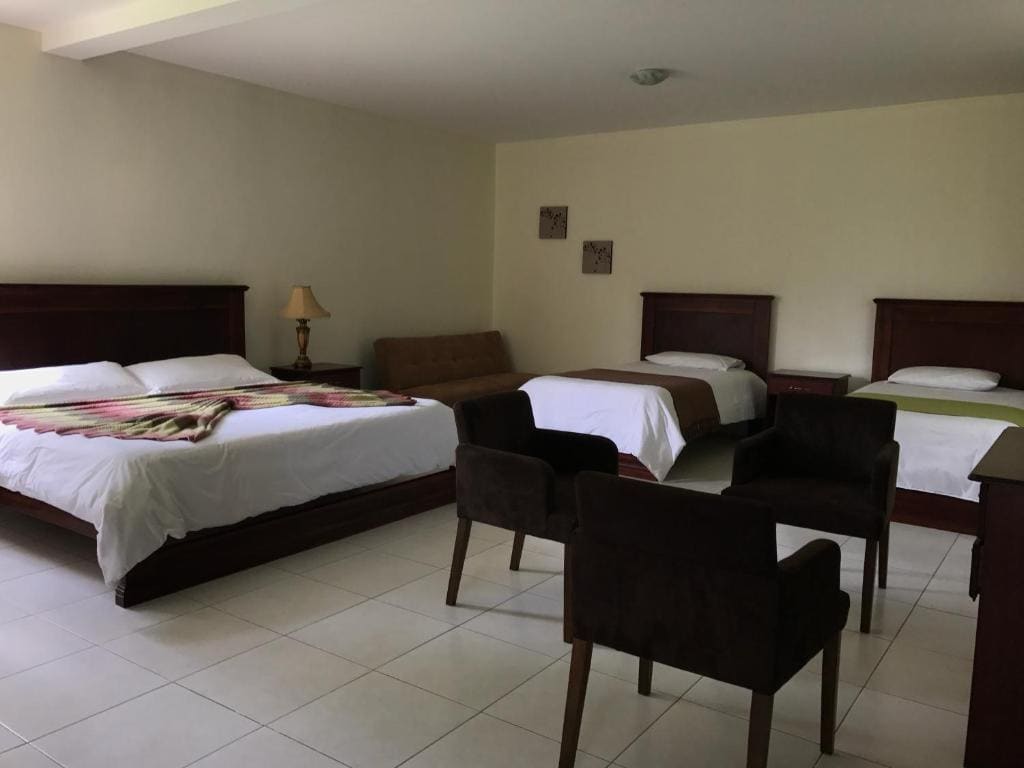 Family Room room - Image 2