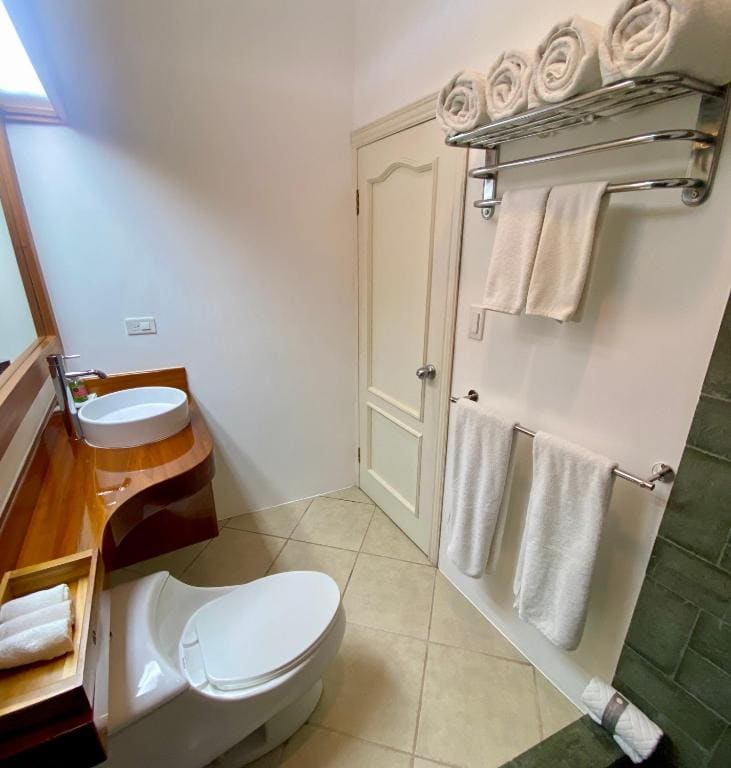Superior Suite with Sea View room - Image 2