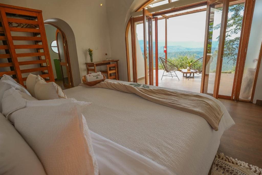 Deluxe Double Room with Balcony room - Image 1