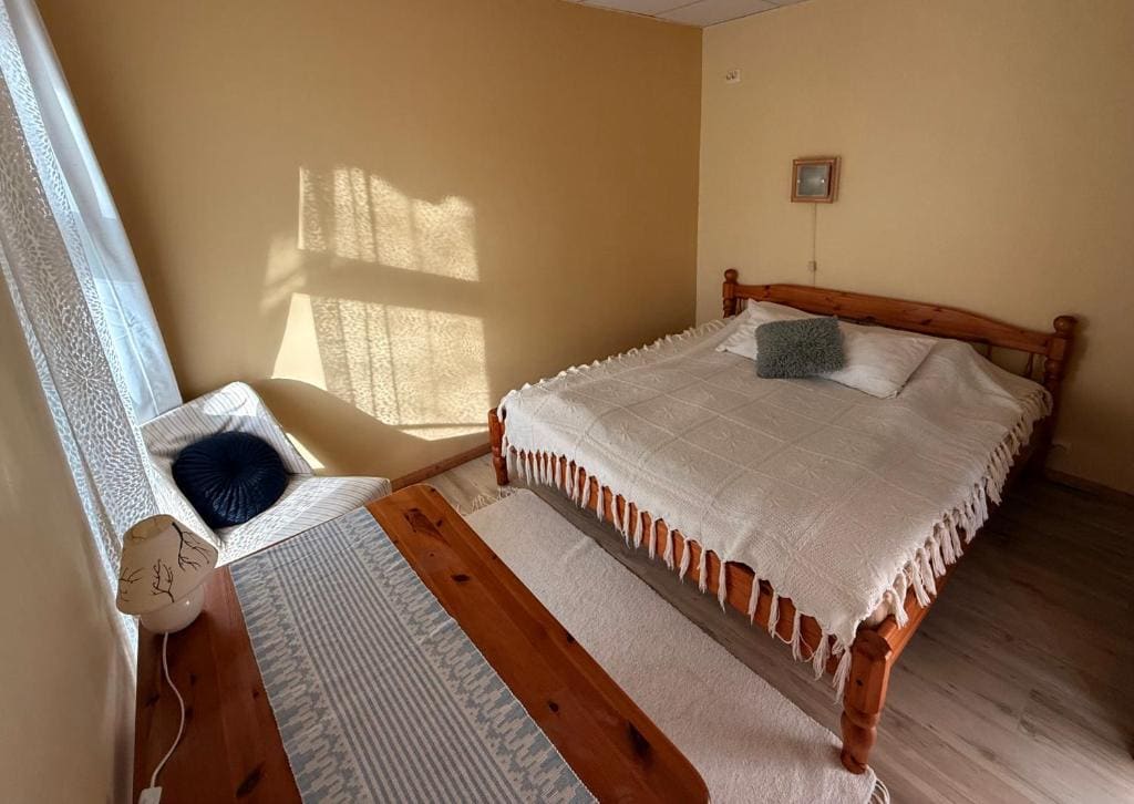One-Bedroom Apartment room - Image 2