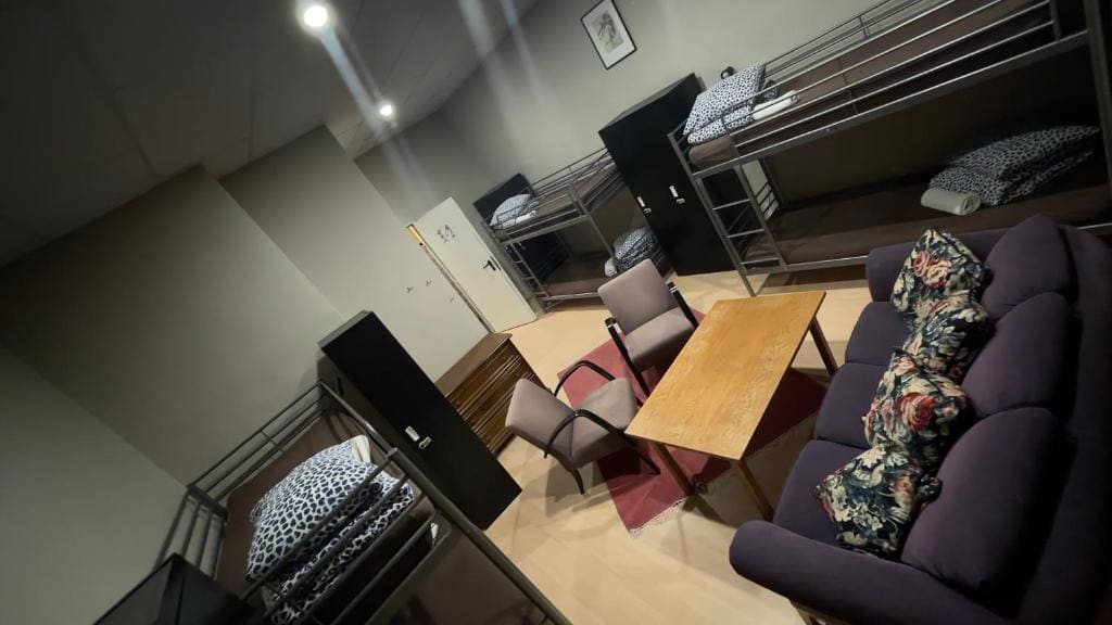 Family Room room - Image 2
