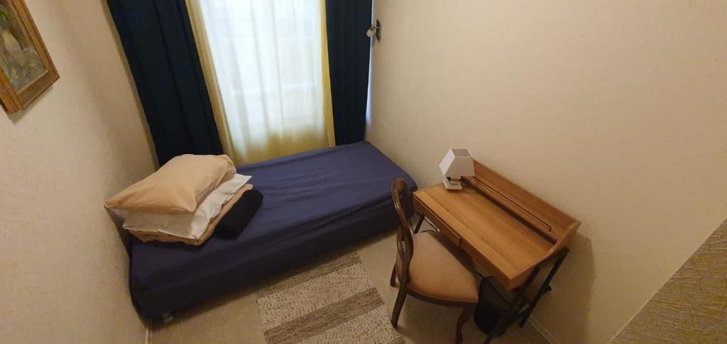 Standard Single Room with Shared Bathroom room - Image 2
