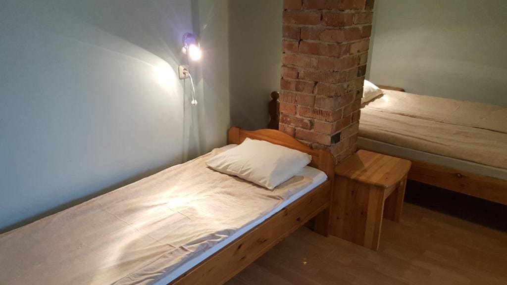Double/Twin with shared bathroom room - Image 3