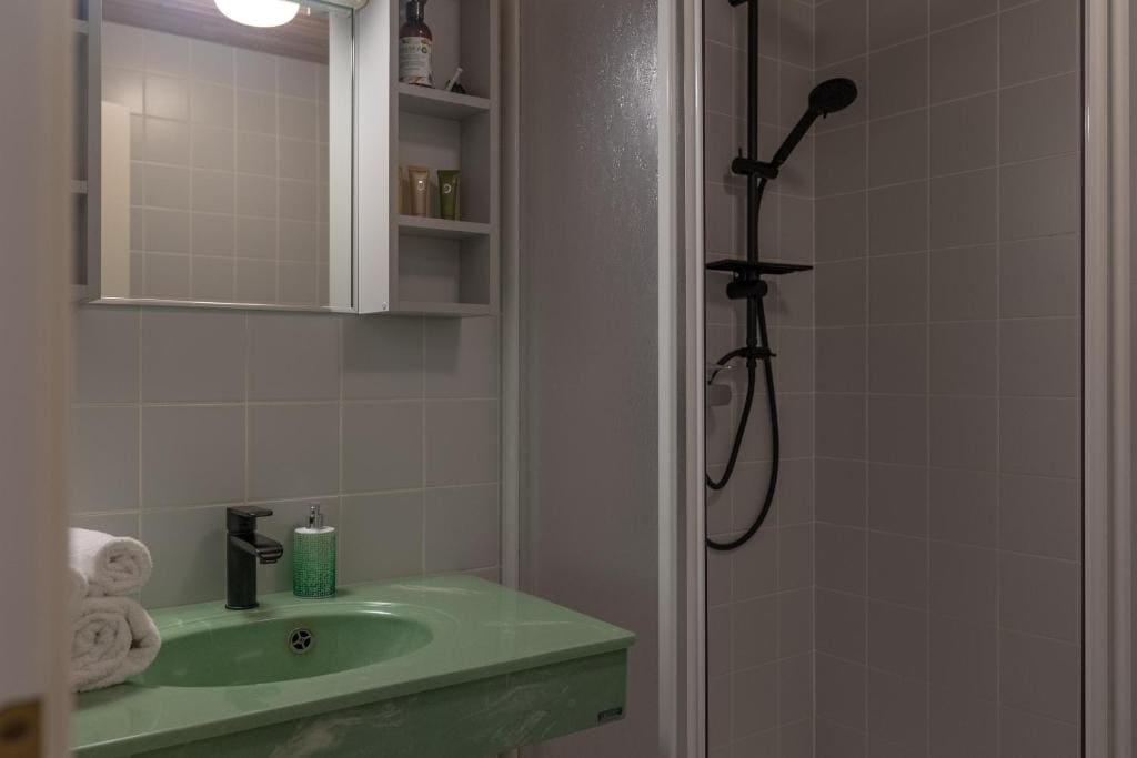 Deluxe Double or Twin Room room - Image 2