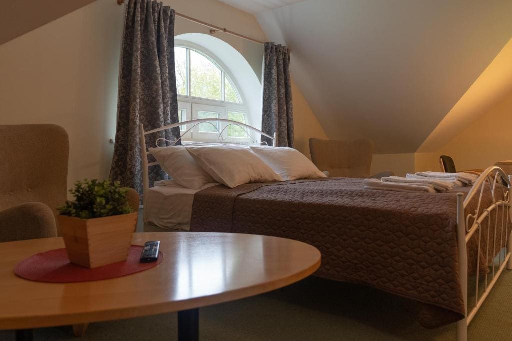 Double Room with Private Bathroom room - Image 3