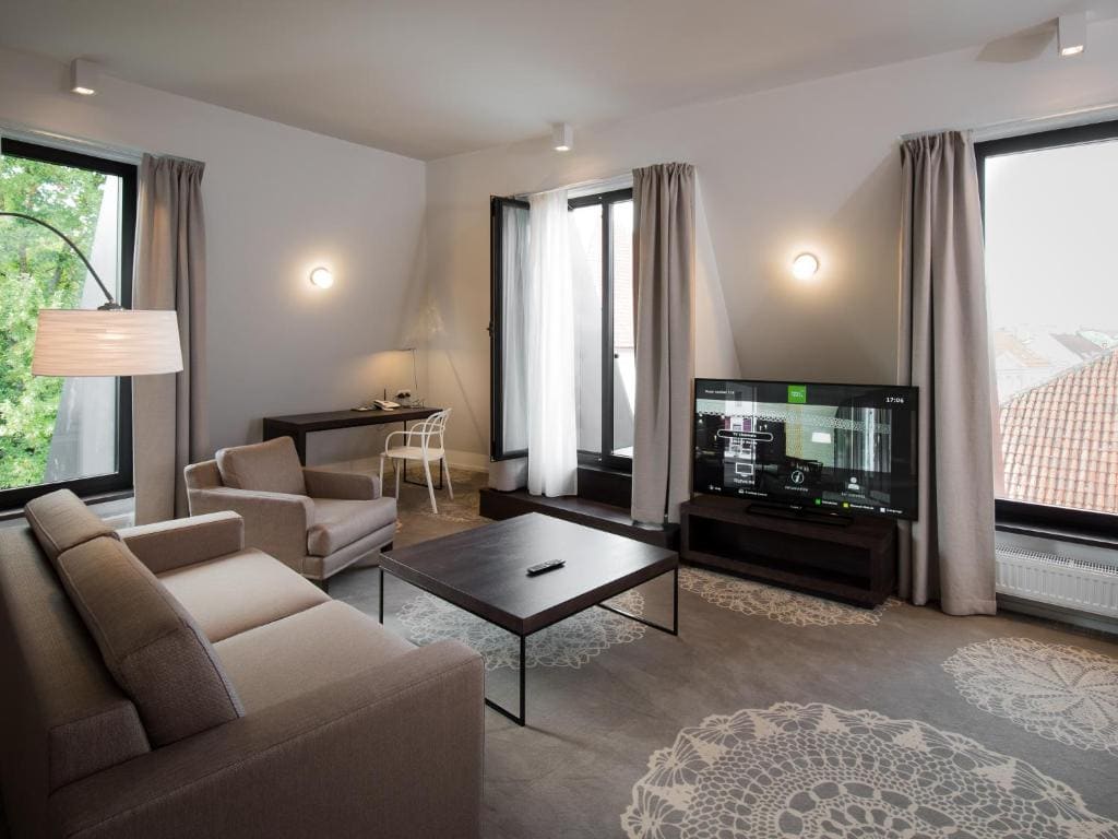 Suite Rector with Spa Access room - Image 3
