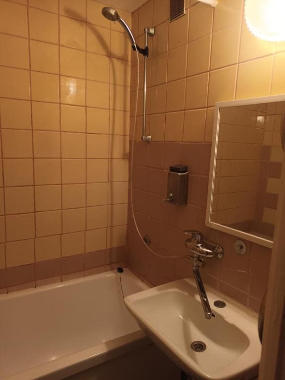 Triple Room with Bathroom room - Image 3
