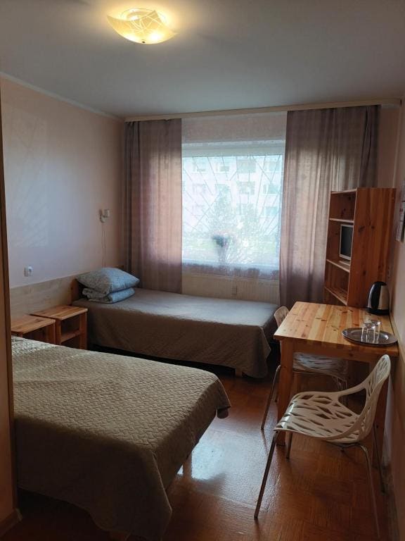 Twin Room with Bathroom room - Image 3