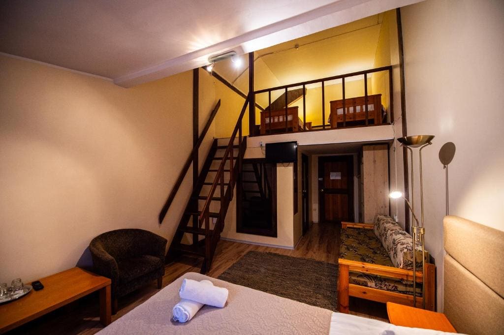 Family Room room - Image 3