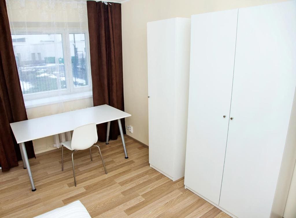 Room room - Image 2