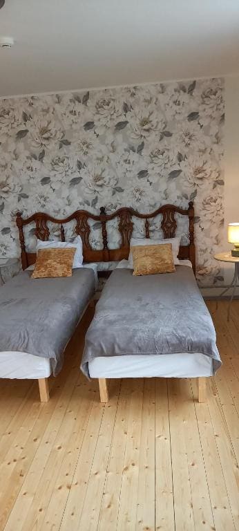 Family Room room - Image 3