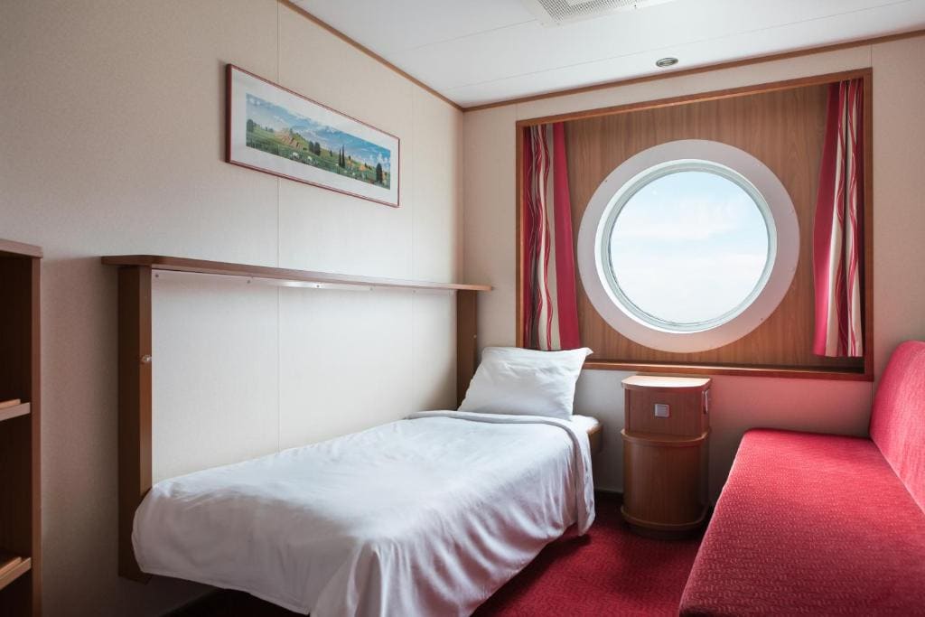 Standard Sea View Cabin room - Image 2