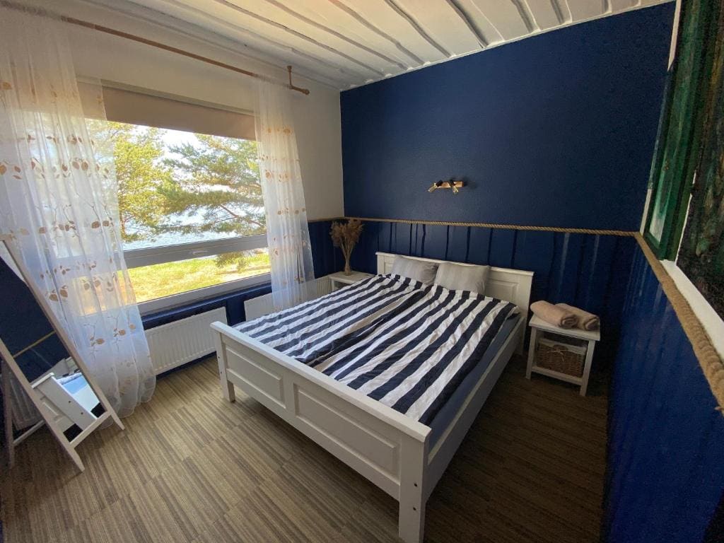 Double Room with Sea View room - Image 2