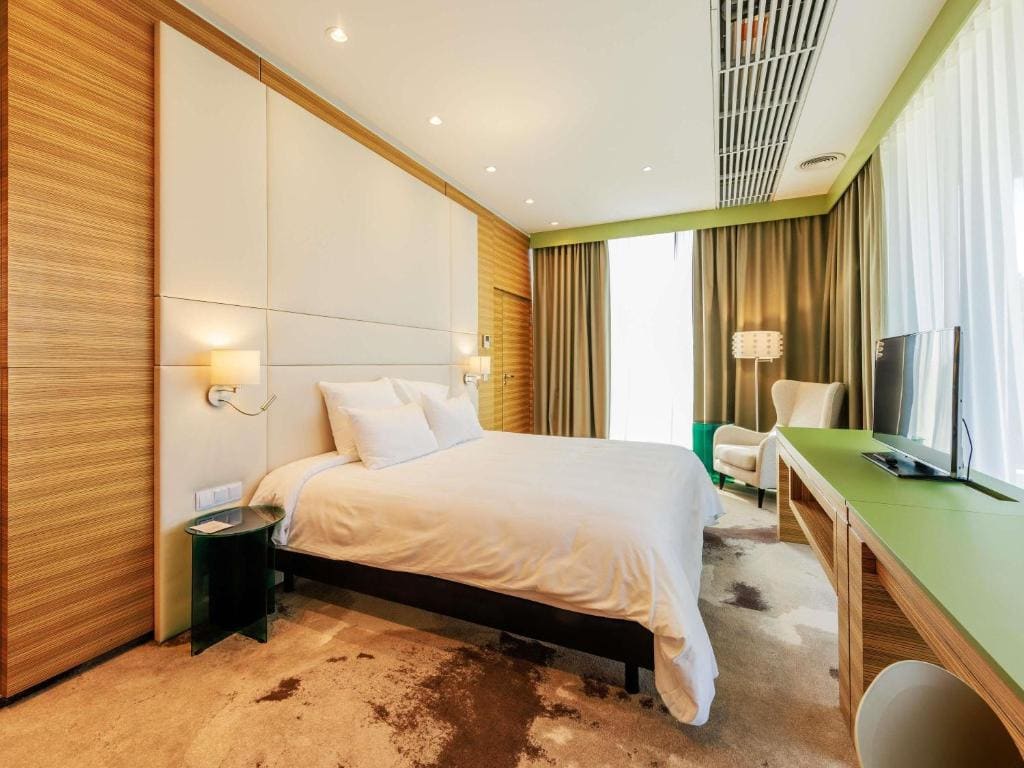Suite with One Double Bed room - Image 2