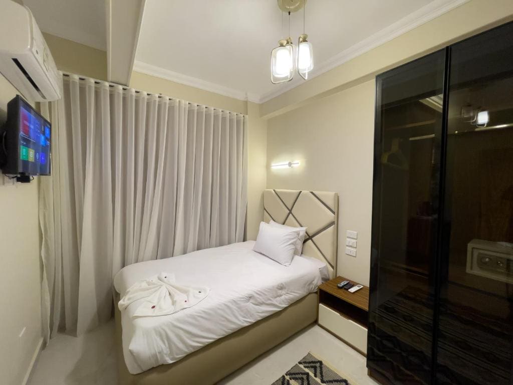Single Room with Garden View room - Image 1