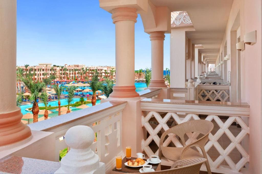 Deluxe Double Room with Side Sea View room - Image 2