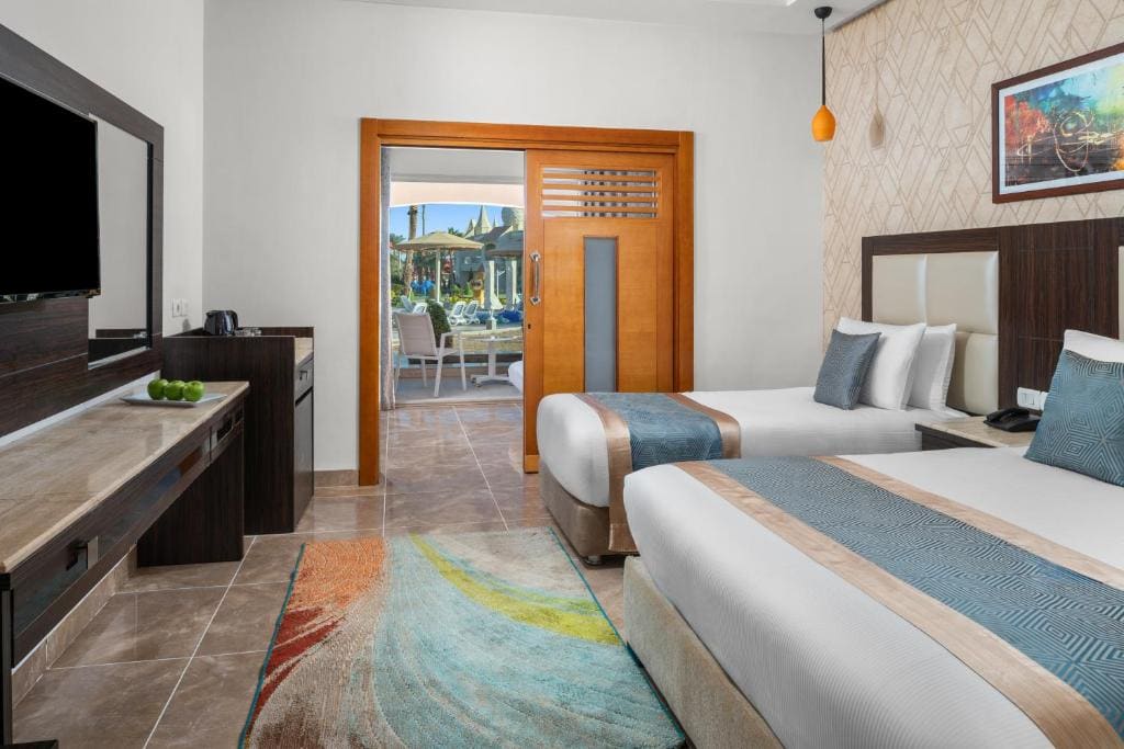 Deluxe Family Room room - Image 1