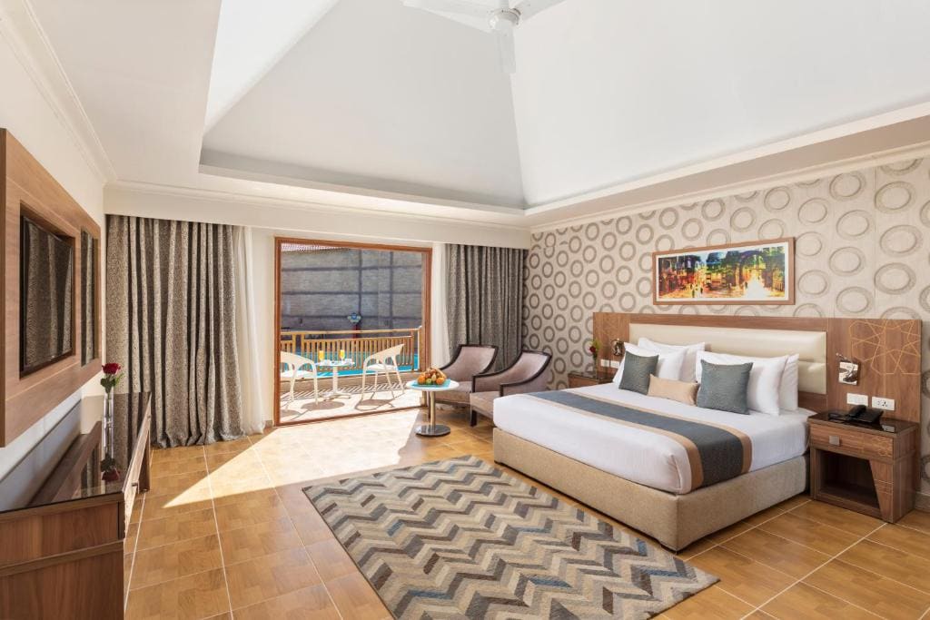 Two-Bedroom Jacuzzi Bungalow room - Image 1
