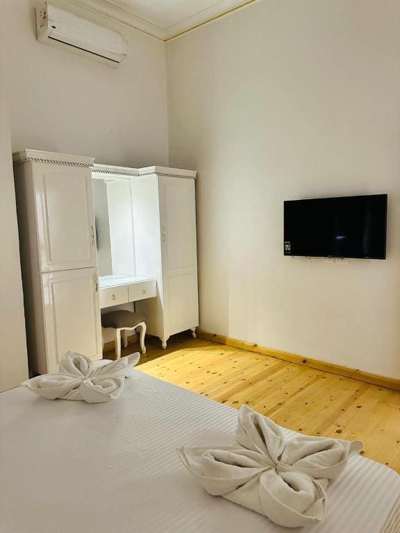Large Double Room room - Image 3